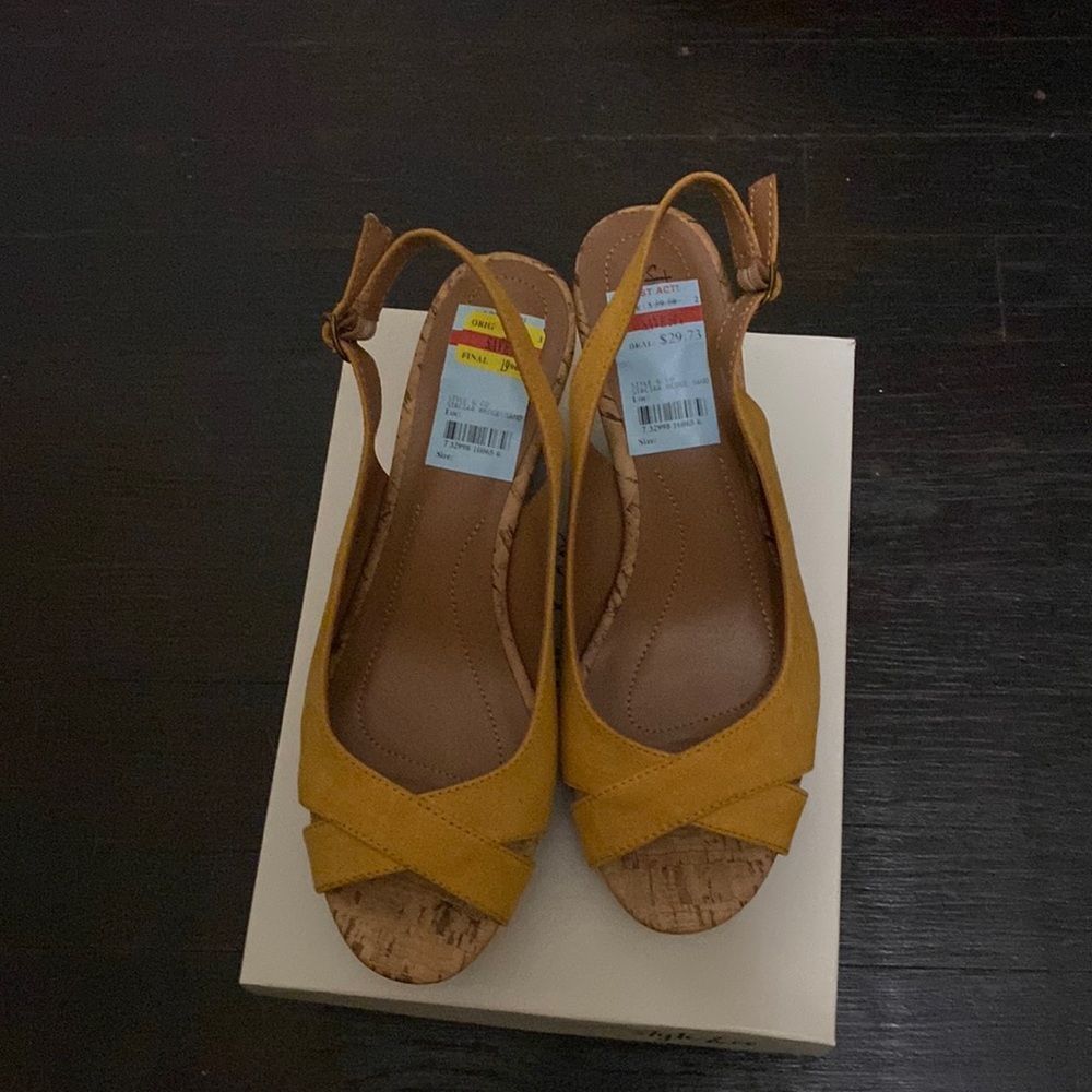 New mustard wedge sandals